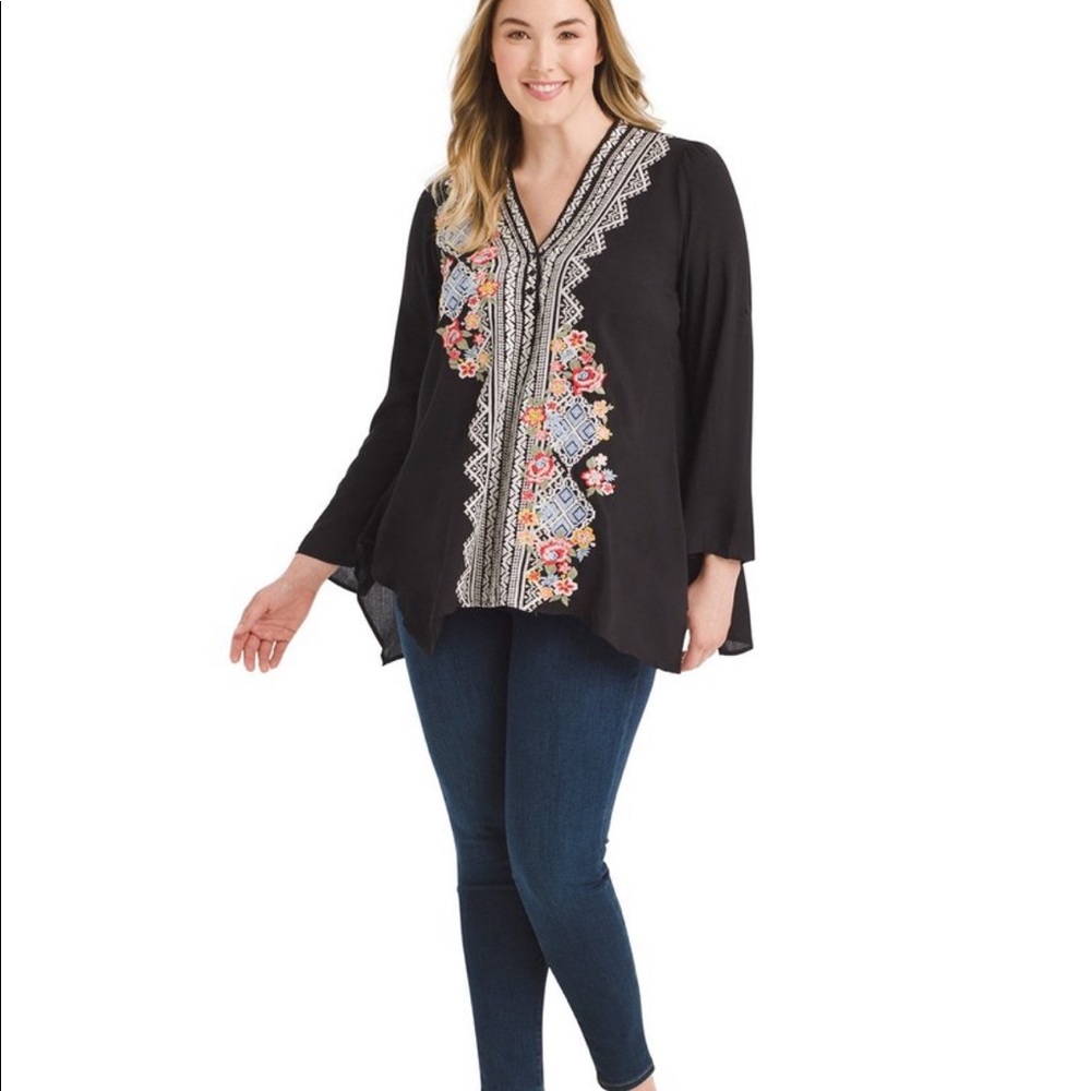Andree by Unit Geometric Embroidered Black Top 1x